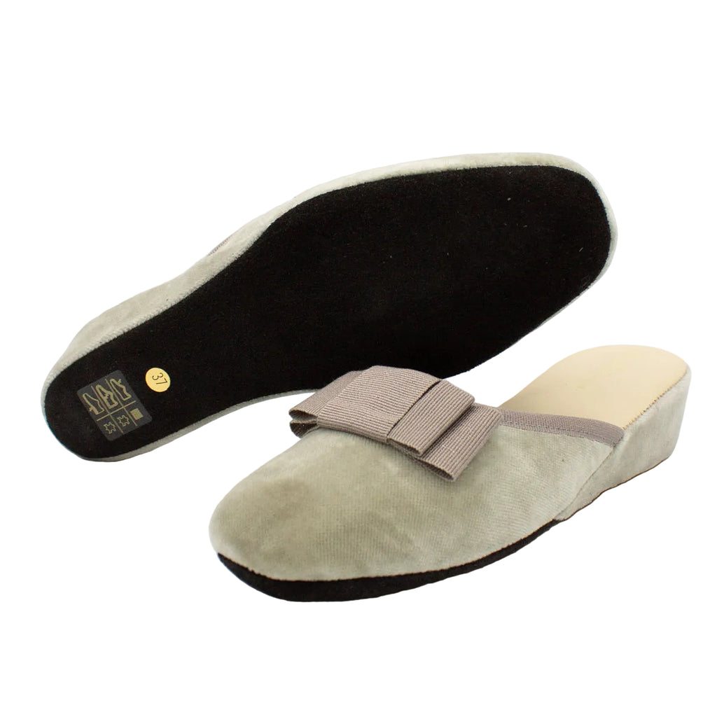 Pantofole aperte donna velluto grigio con fiocco, zeppa 3 cm