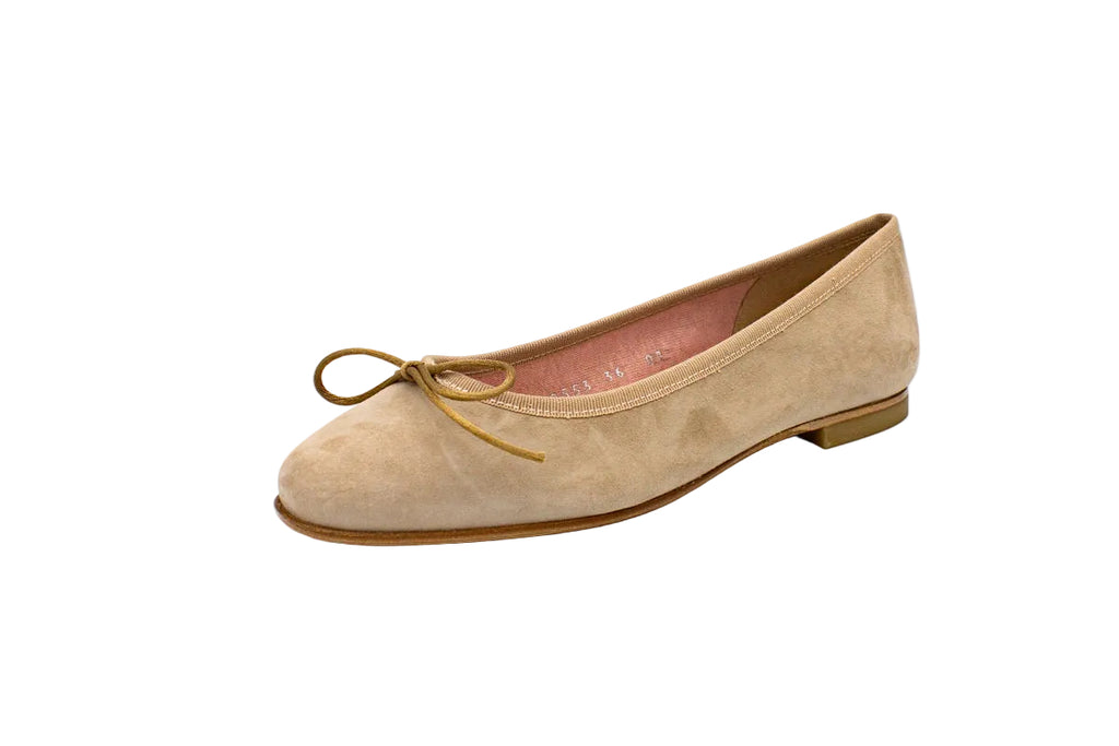 Ballerine in camoscio con punta arrotondata beige