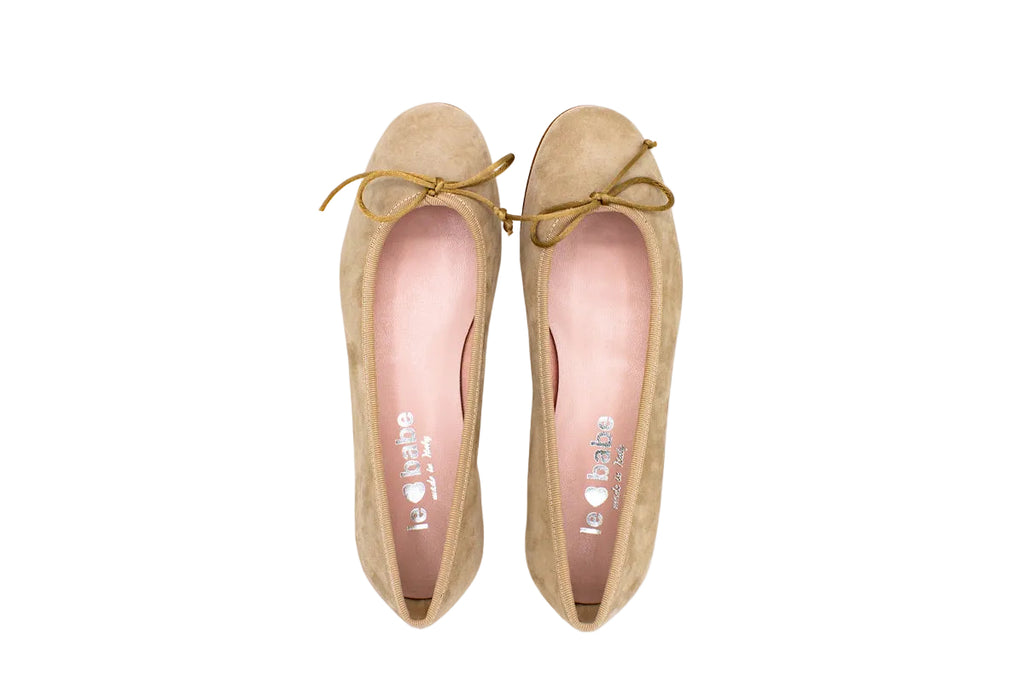 Ballerine in camoscio con punta arrotondata beige