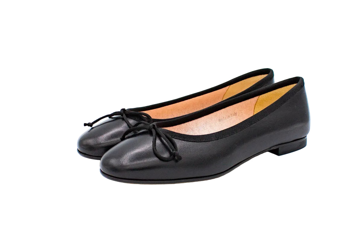 Ballerine in pelle con punta arrotondata nero
