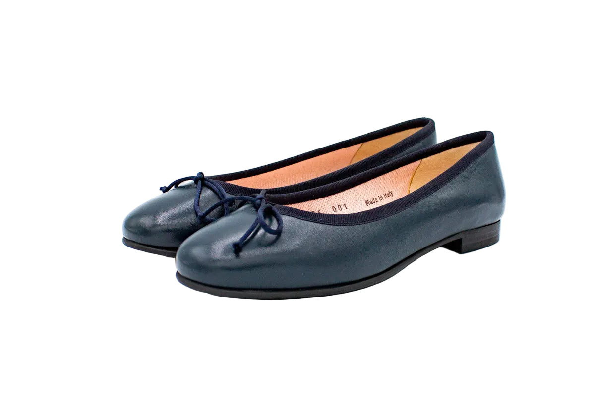 Ballerine in pelle con punta arrotondata blu