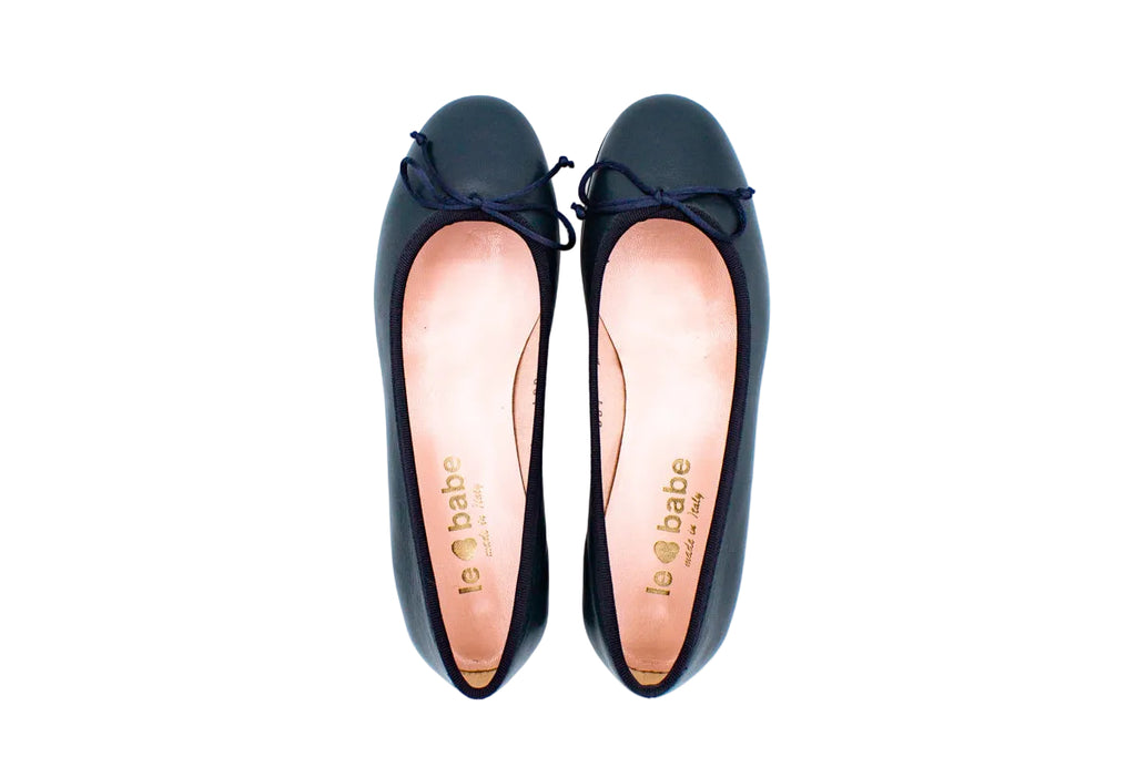 Ballerine in pelle con punta arrotondata blu