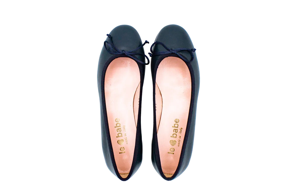 Ballerine in pelle con punta arrotondata blu