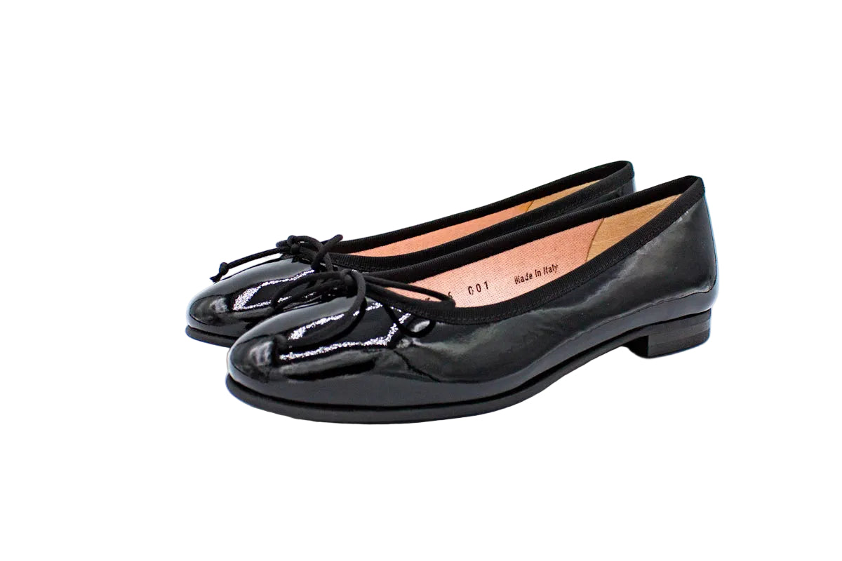 Ballerine in vernice con punta arrotondata nero