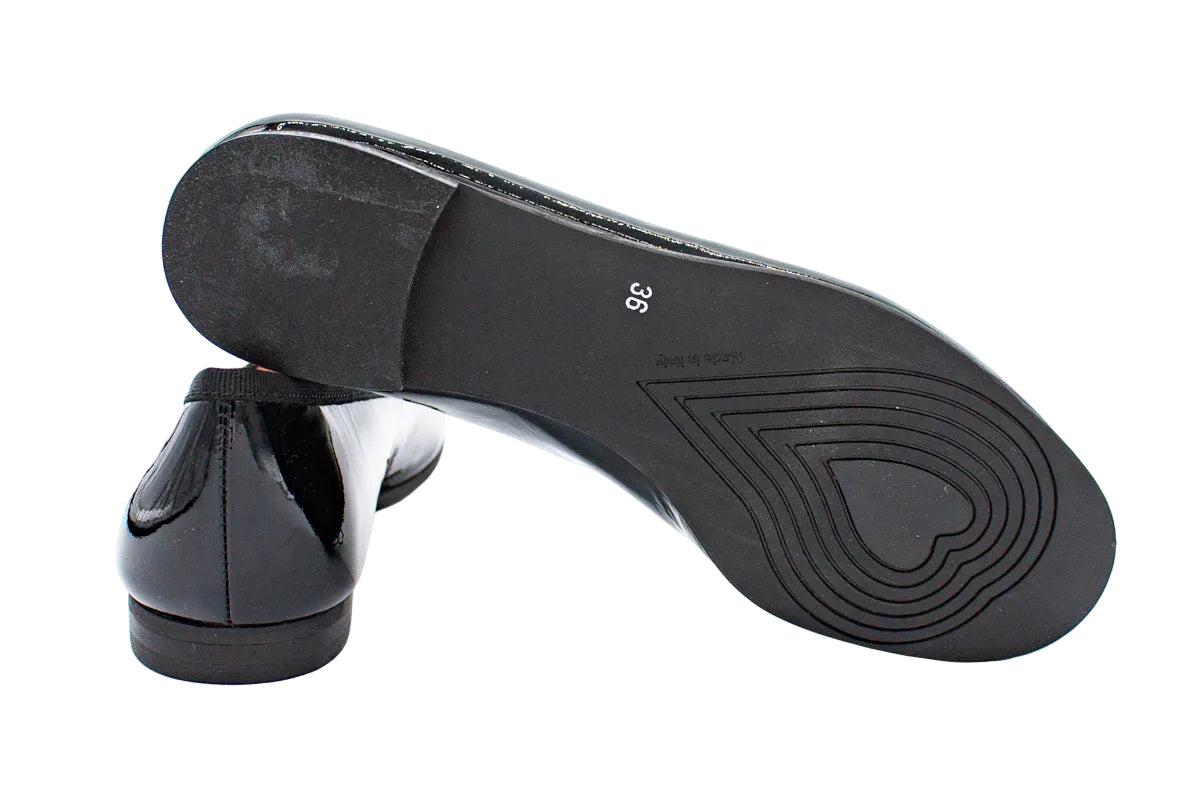 Ballerine in vernice con punta arrotondata nero
