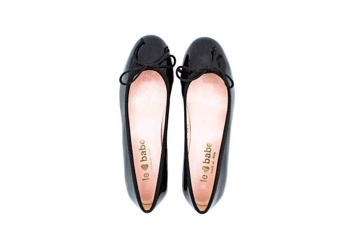 Ballerine in vernice con punta arrotondata nero