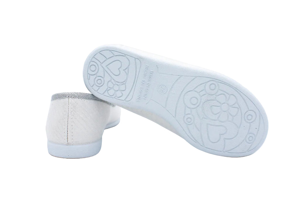 Ballerine in cotone con elastico incrociato bianco argento