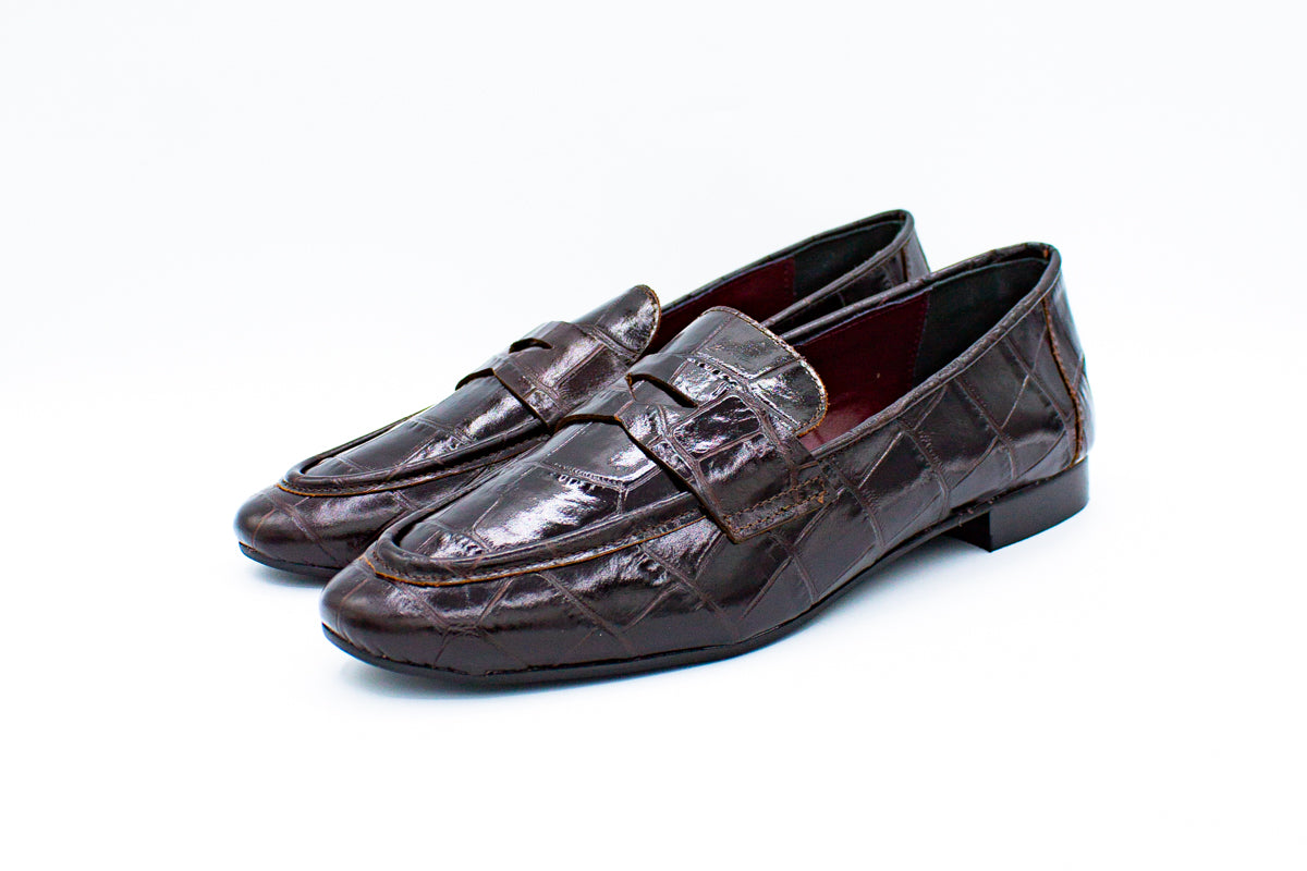 Crocodile print leather loafers
