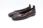Ballerine in vernice con punta squadrata marrone