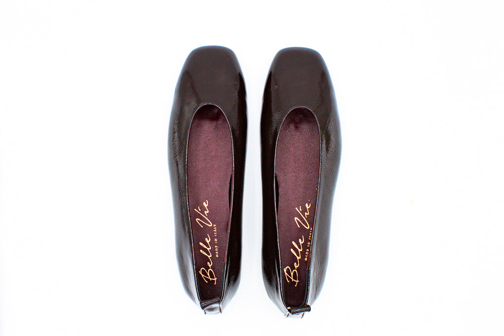 Ballerine in vernice con punta squadrata marrone