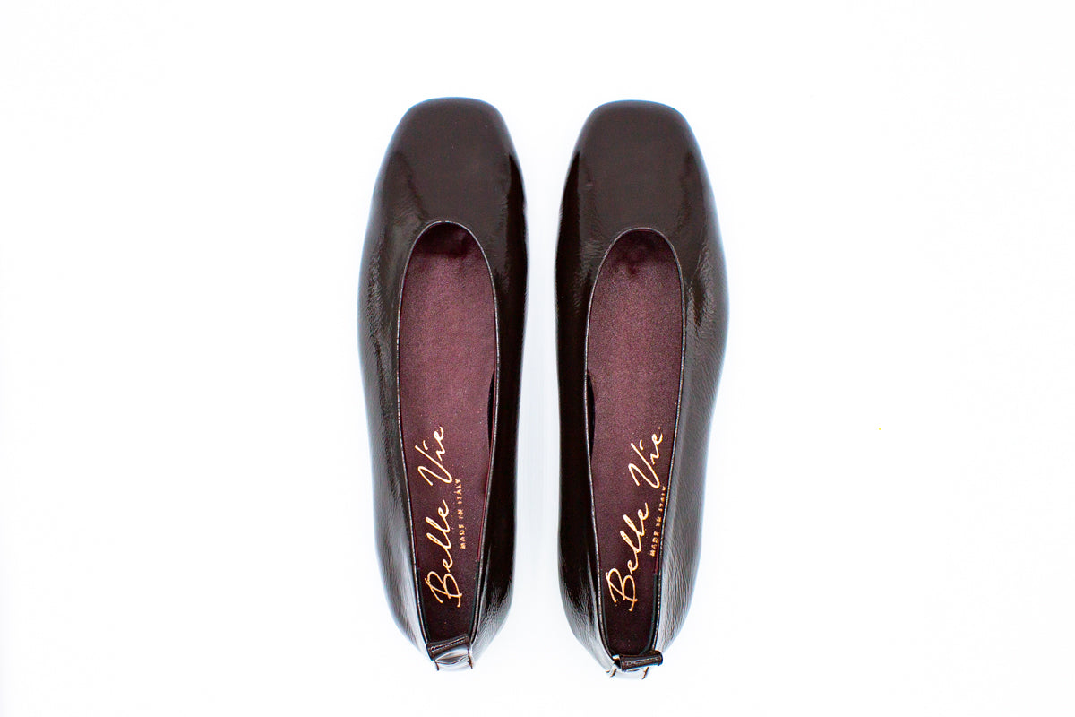 Ballerine in vernice con punta squadrata marrone