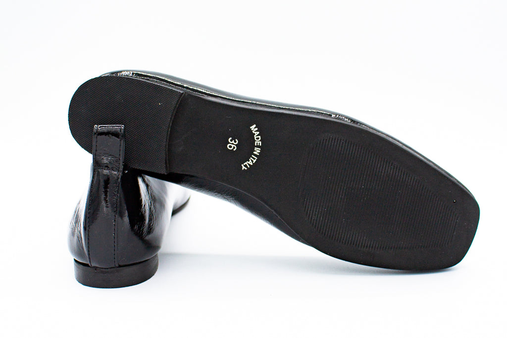Ballerine in vernice con punta squadrata nero