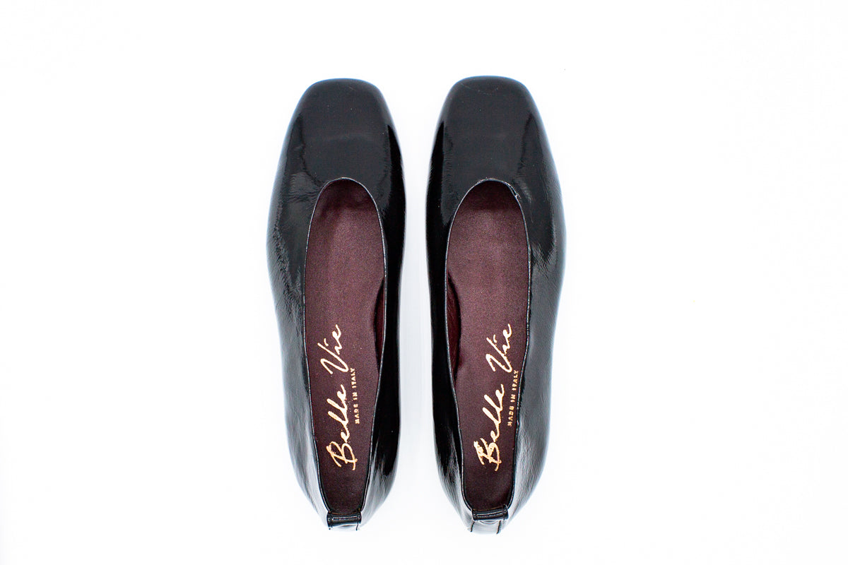 Ballerine in vernice con punta squadrata nero