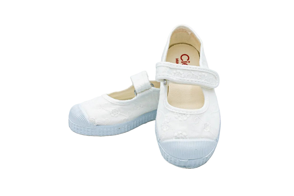 Cotton ballerinas with Velcro for girls in white lace