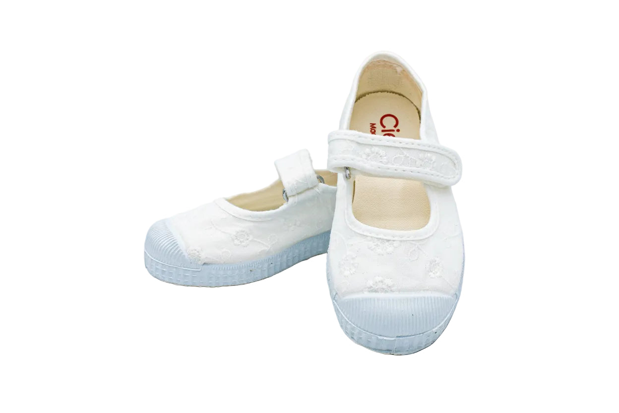 Cotton ballerinas with Velcro for girls in white lace