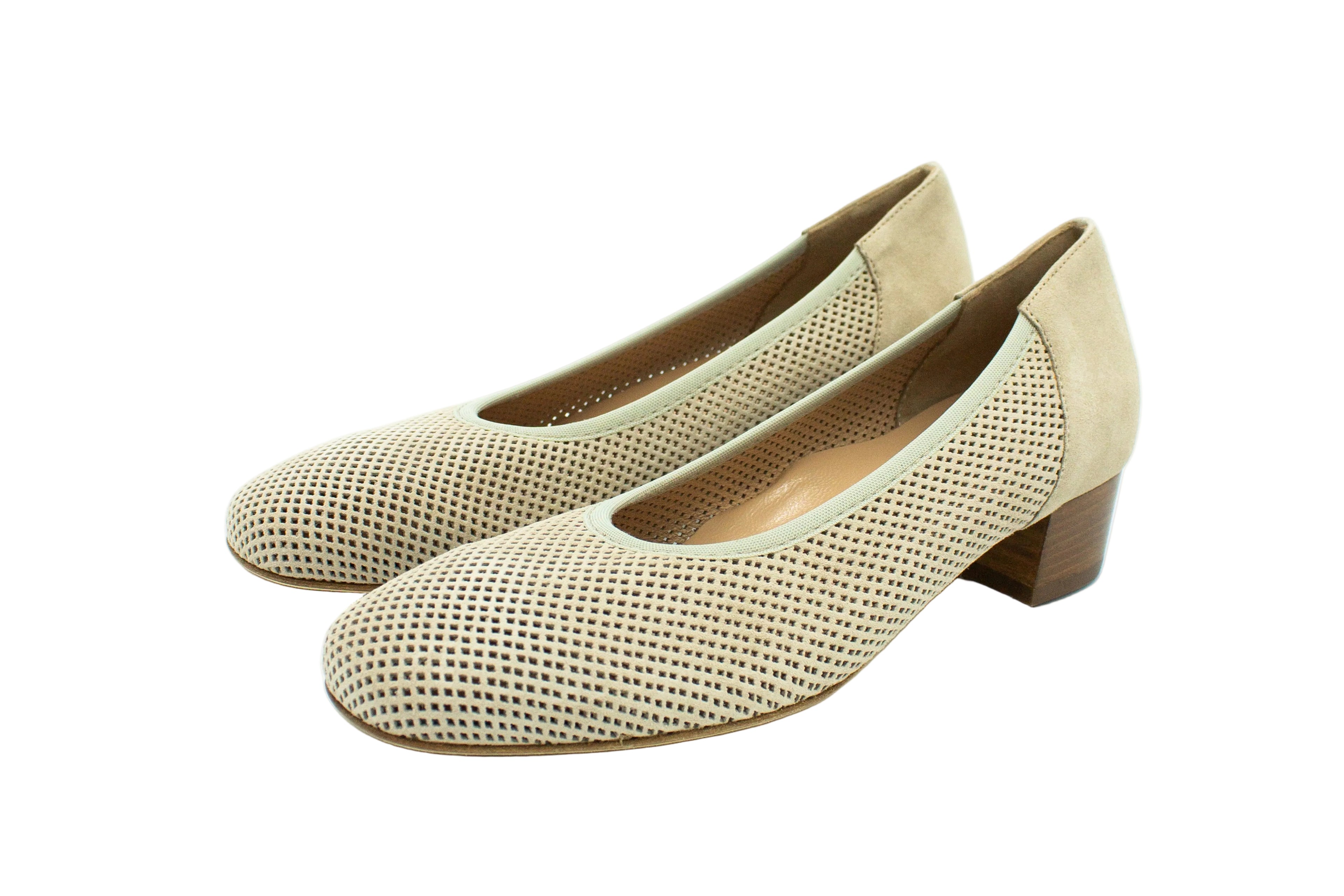 Decolleté in camoscio tacco 3 beige