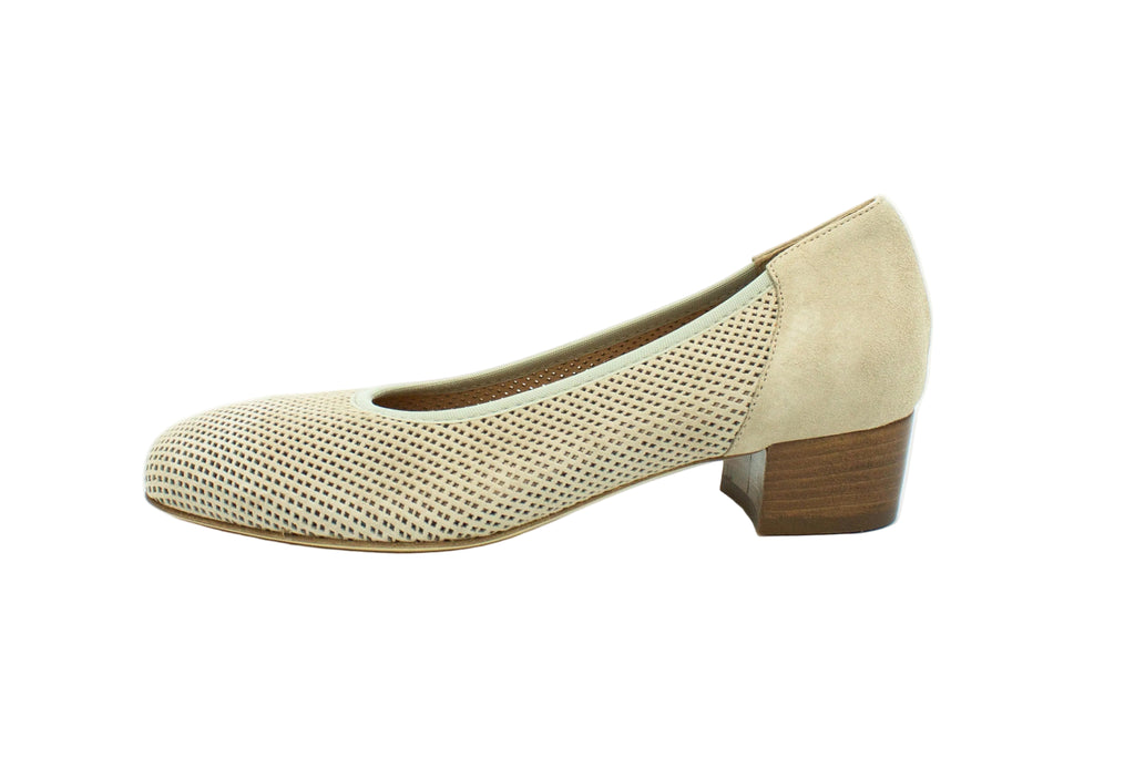 Decolleté in camoscio tacco 3 beige