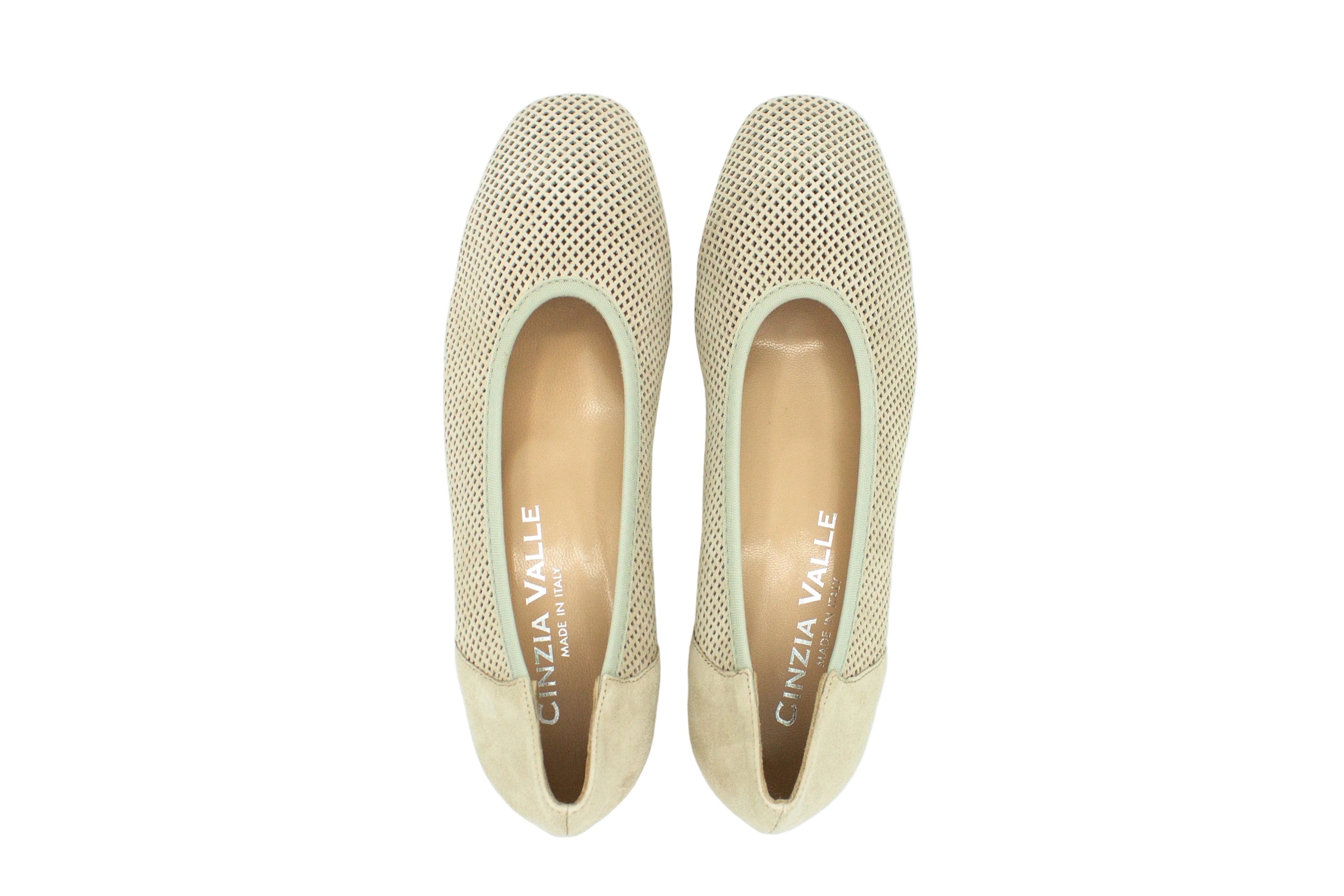 Decolleté in camoscio tacco 3 beige