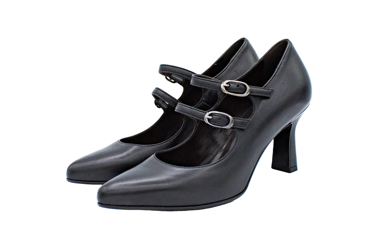 Black nappa pump with two straps