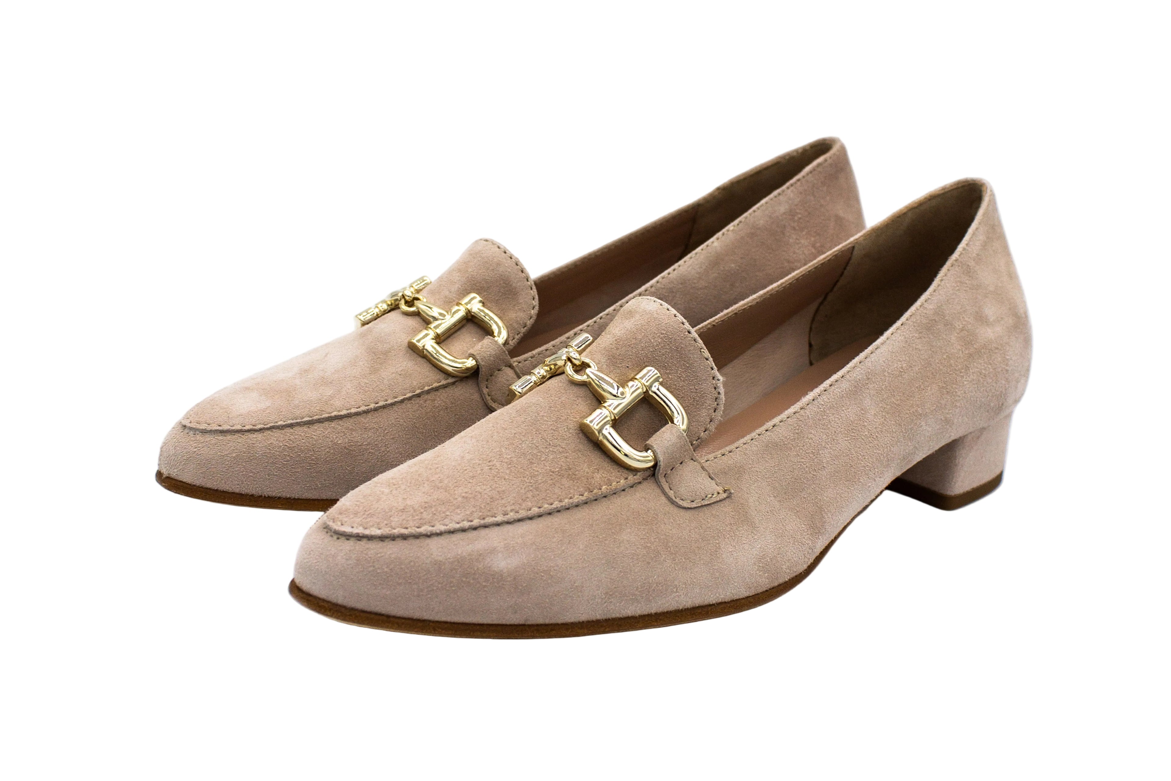 Pointed loafers with beige suede buckle