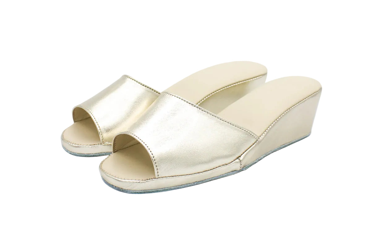 Ciabatte aperte in nappa platino