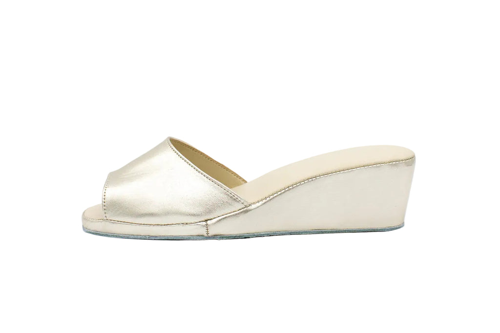 Ciabatte aperte in nappa platino