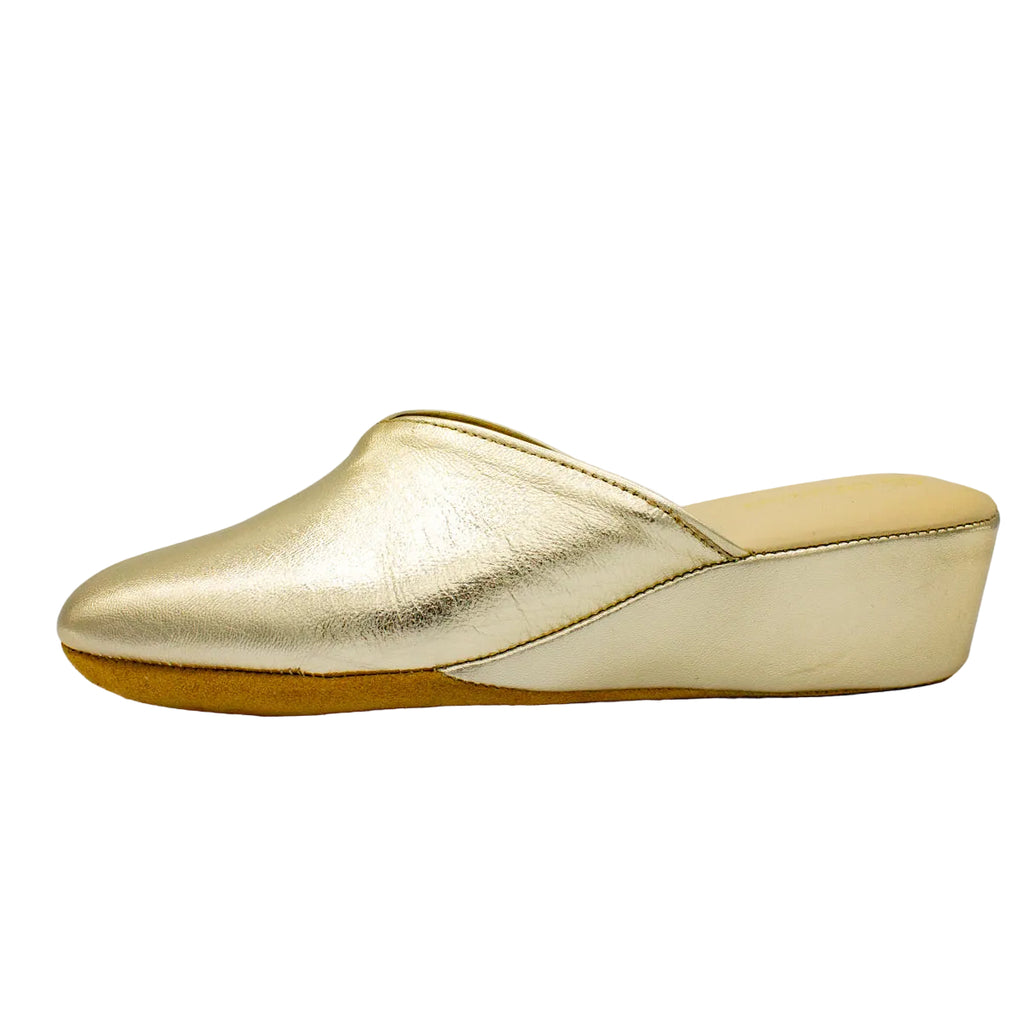 Pantofole con zeppa in nappa platino