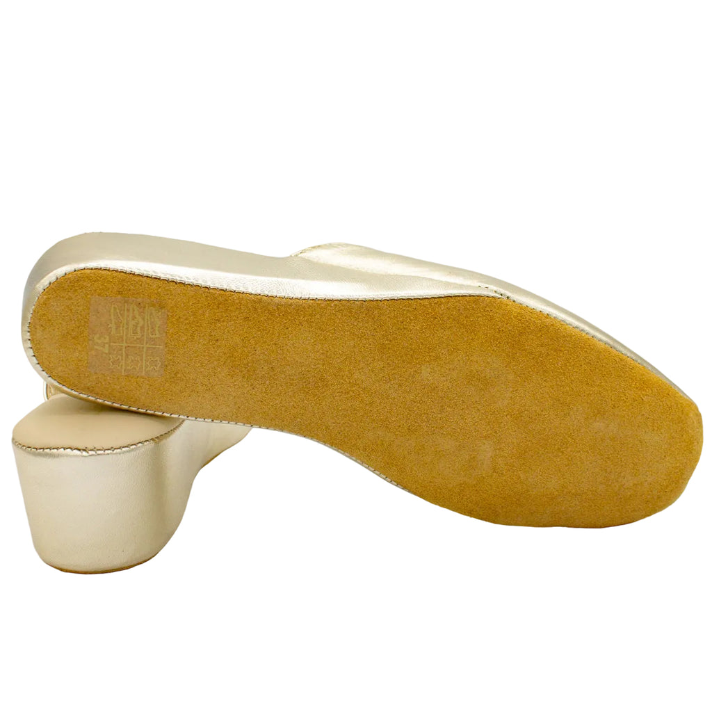 Pantofole con zeppa in nappa platino