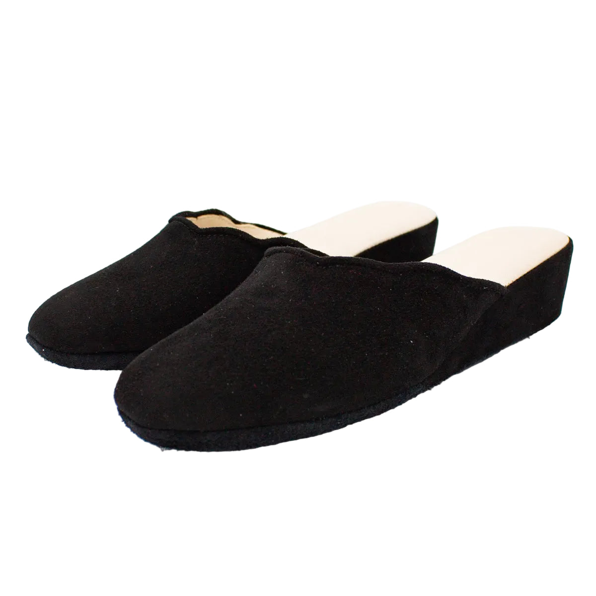 Pantofole con smerlo in camoscio nero