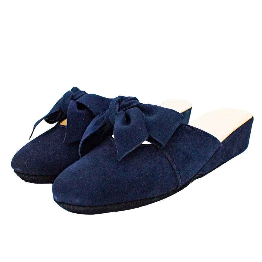 Pantofole in camoscio con fiocco blu