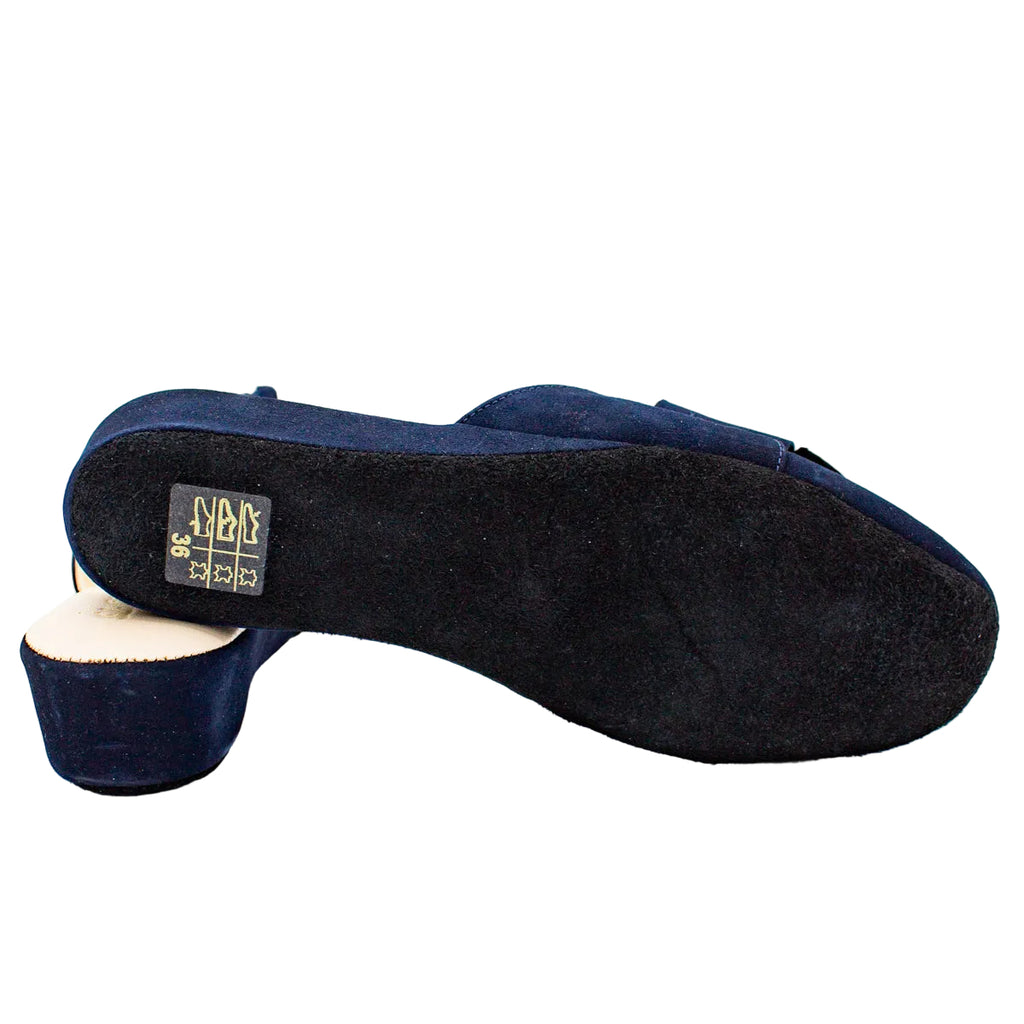 Pantofole in camoscio con fiocco blu