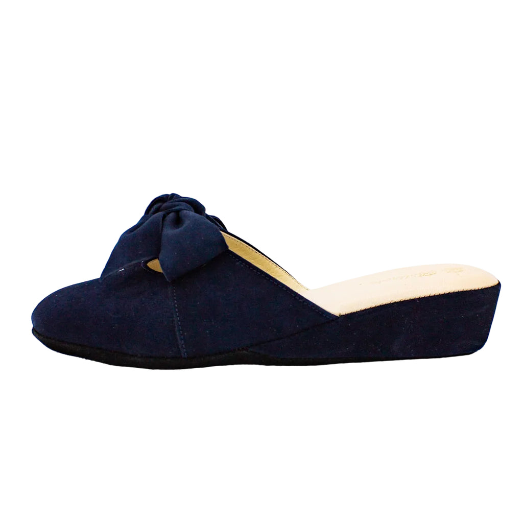 Pantofole in camoscio con fiocco blu