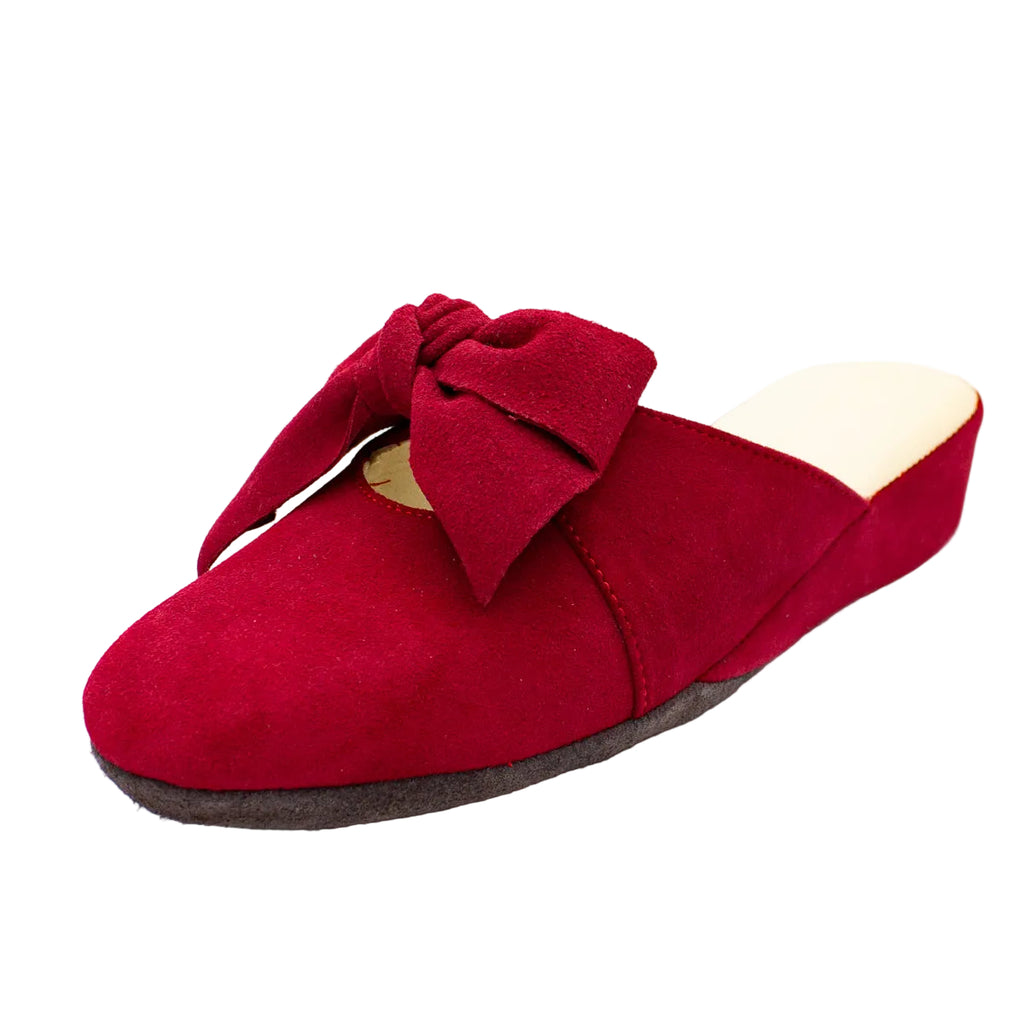 Pantofola in camoscio con fiocco rosso