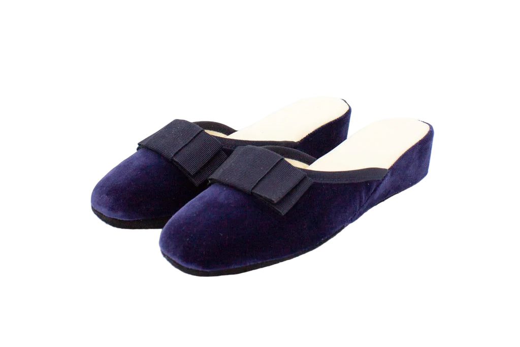Pantofole con zeppa in velluto blu con fiocco