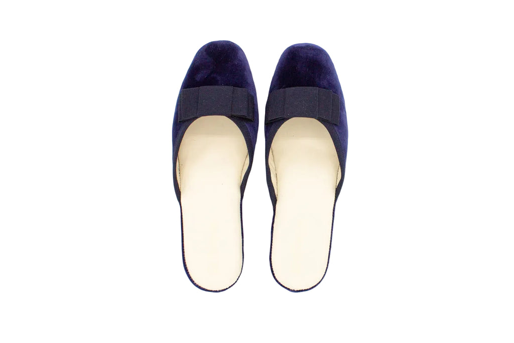 Pantofole con zeppa in velluto blu con fiocco