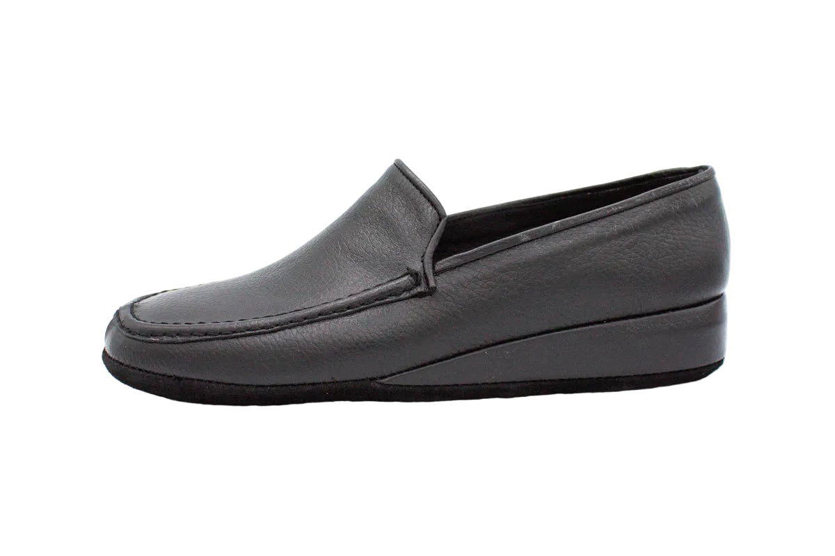 Closed slipper in karibu
