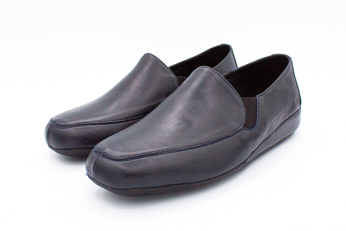 Closed Leather Slipper