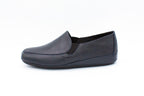 Closed Leather Slipper