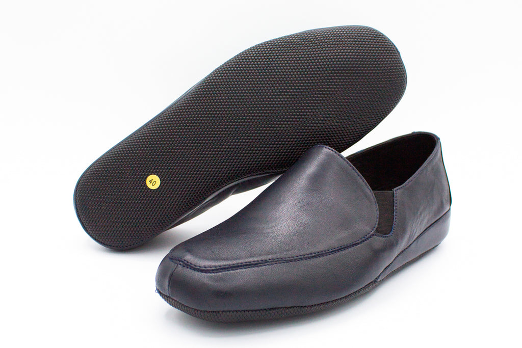 Closed Leather Slipper