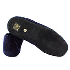 Closed velvet slipper with crown