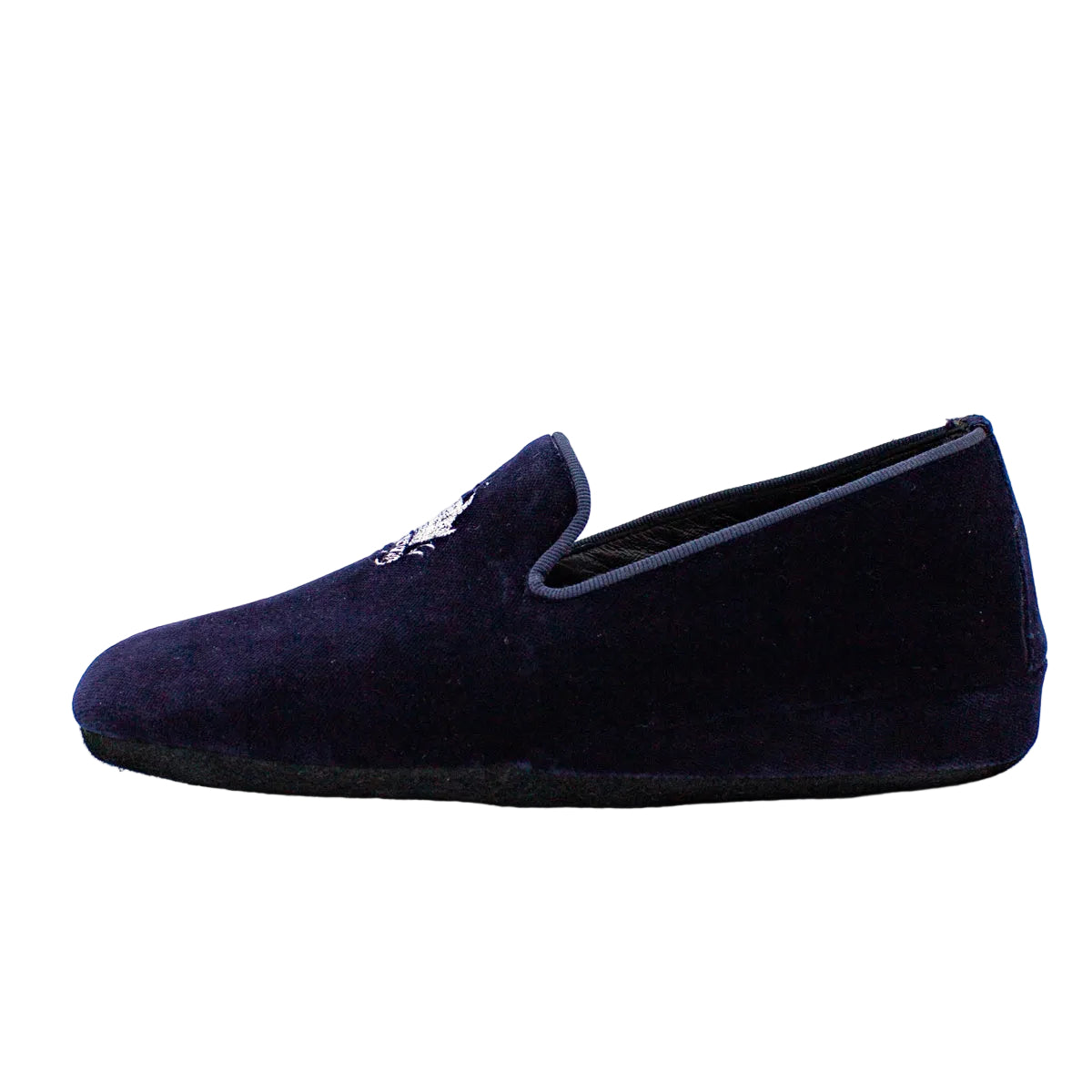 Closed velvet slipper with crown