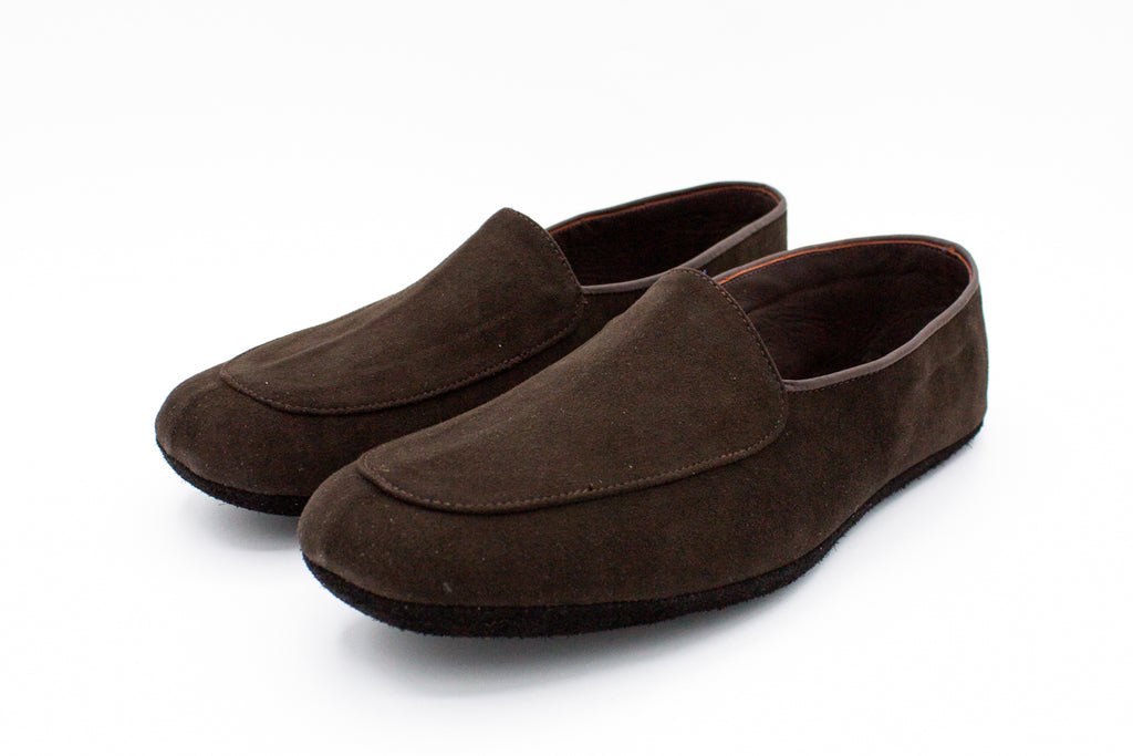 Pantofole da uomo in camoscio marrone piatte