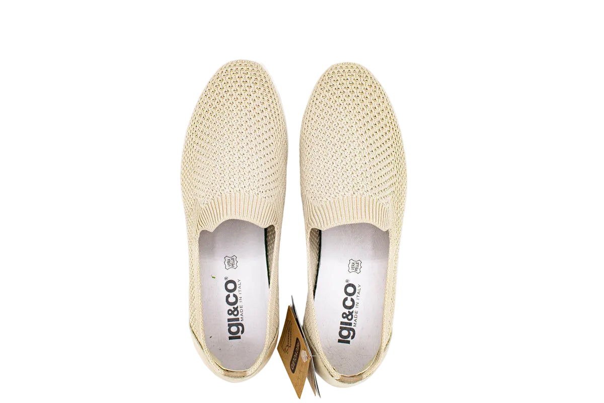 Platinum knit slip-on with removable insole