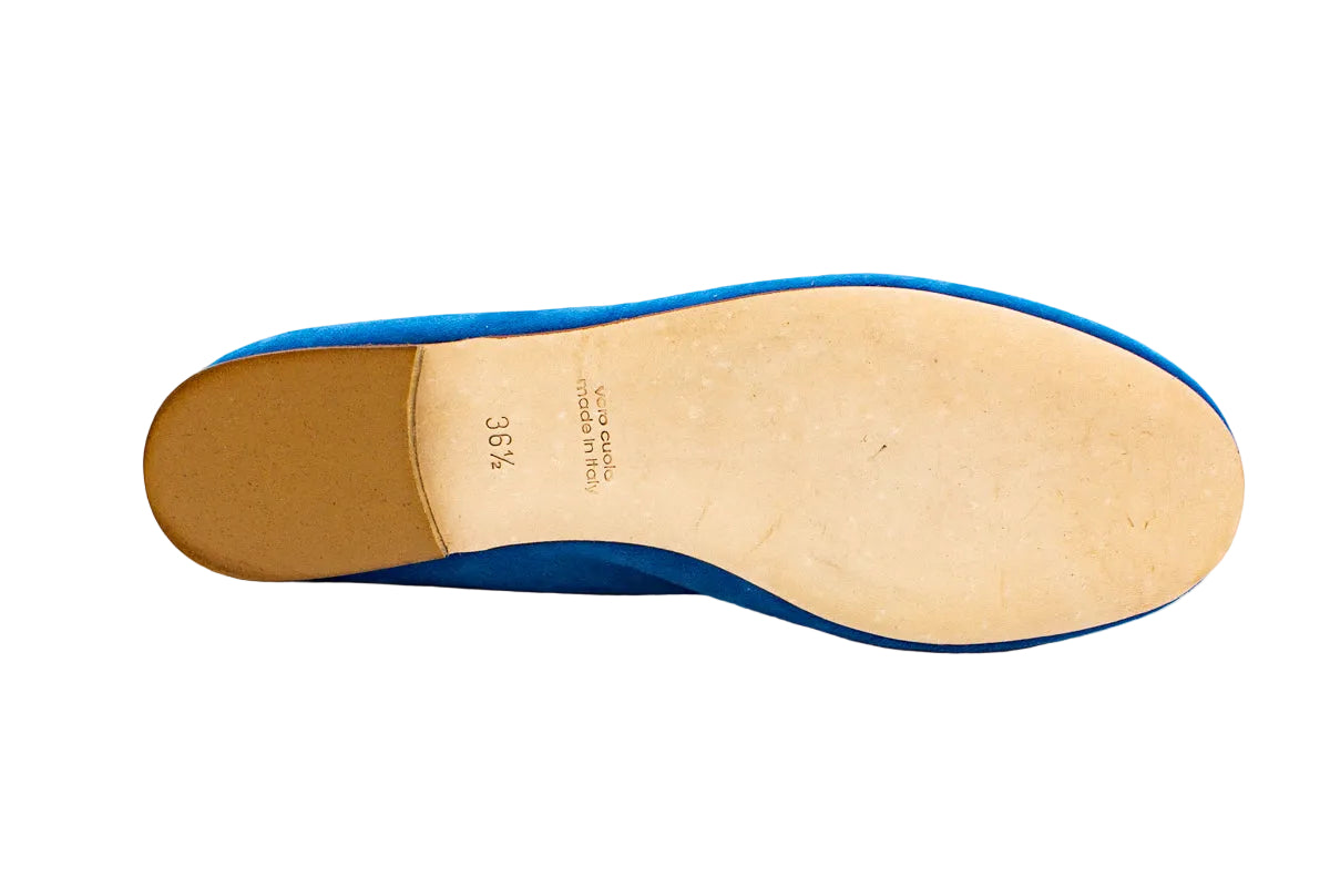 Ballerine scollate in camoscio avio