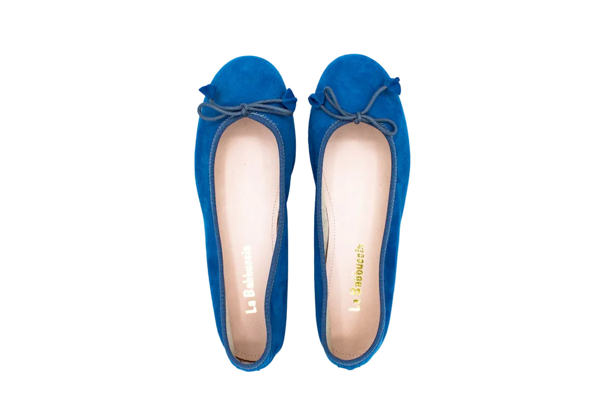 Ballerine scollate in camoscio avio