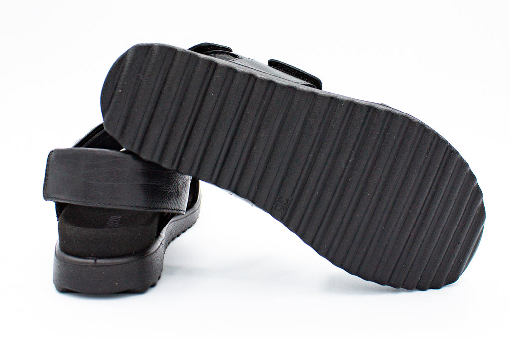 Move leather sandals with velcro and buckle