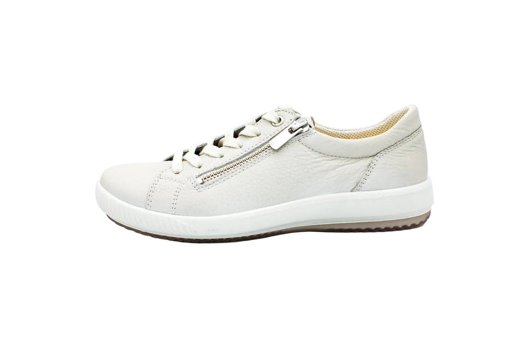 Leather sneakers with removable footbed