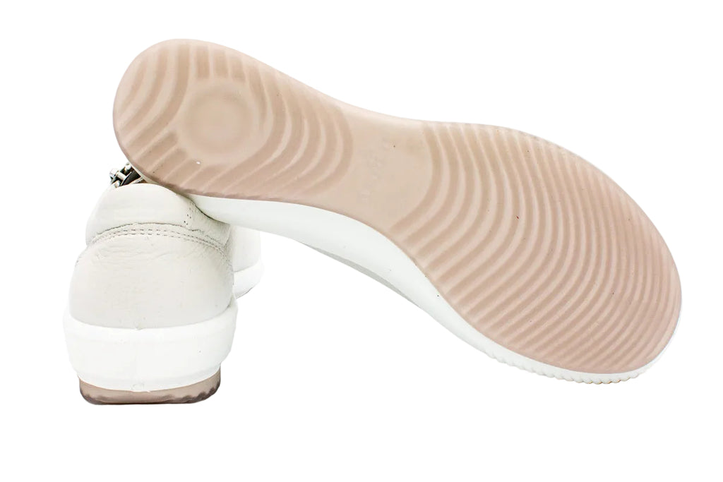 Leather sneakers with removable footbed