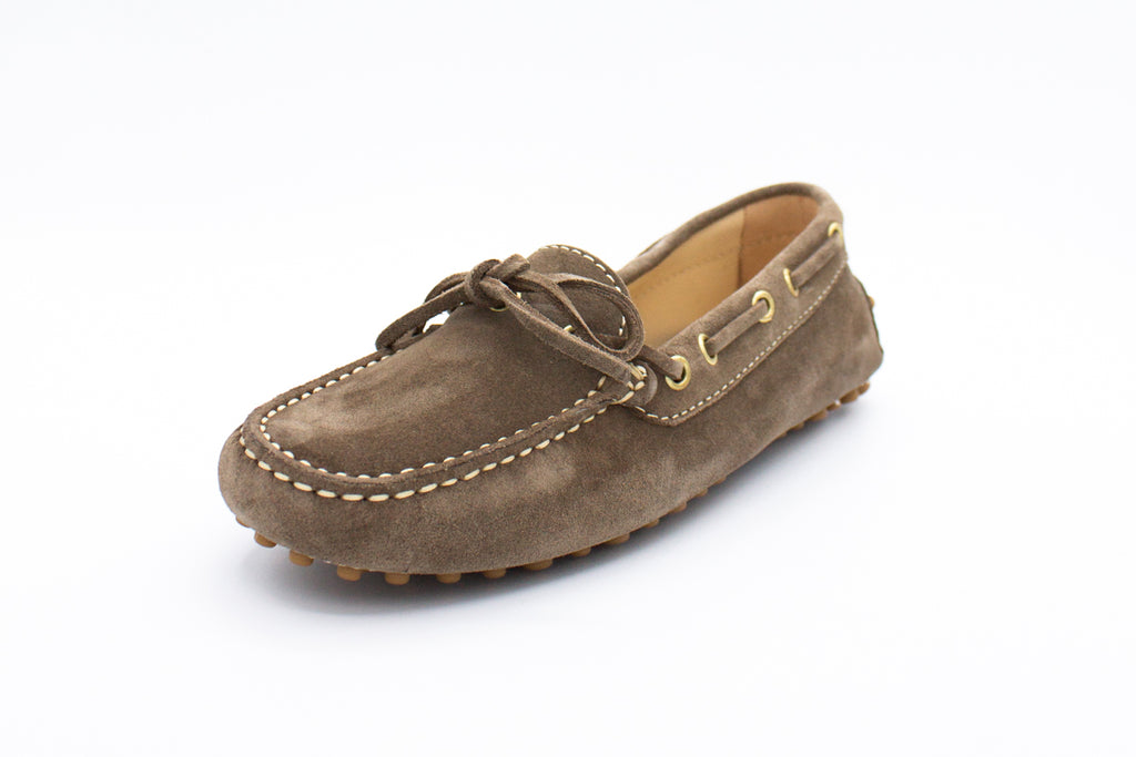 Mocassini in camoscio con gommini beige