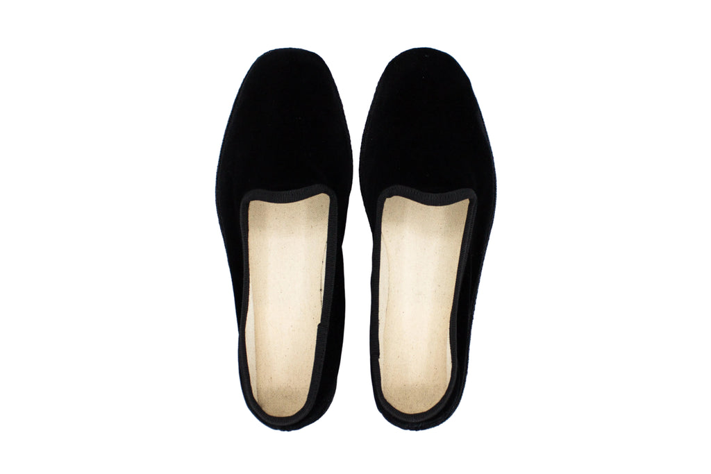 Women's black velvet slippers